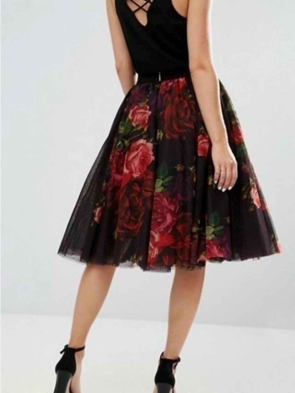 Ted Baker London Black Tulle Midi Skirt with Red Rose Print— NWOT— Size 2 - Picture 2 of 7